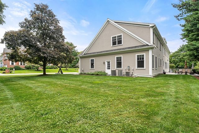 37 Mayflower Road, Winchester, MA 01890
