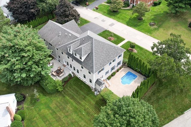 37 Mayflower Road, Winchester, MA 01890