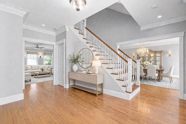 37 Mayflower Road, Winchester, MA 01890