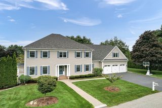 37 Mayflower Road, Winchester, MA 01890