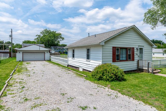 815 7th Street, Colona, IL 61241