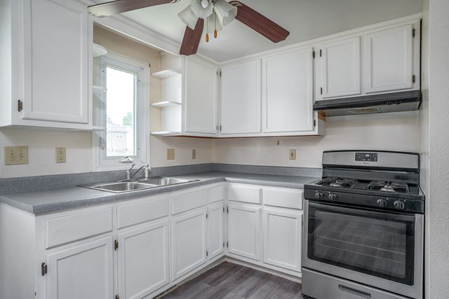 815 7th Street, Colona, IL 61241