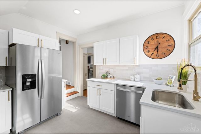 3625 Zinsle Avenue, Cincinnati, OH 45213