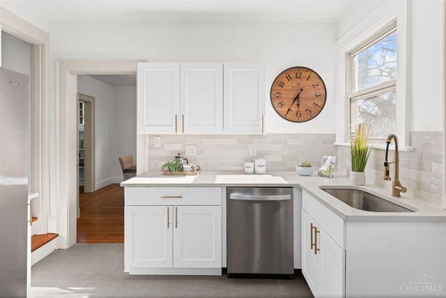 3625 Zinsle Avenue, Cincinnati, OH 45213