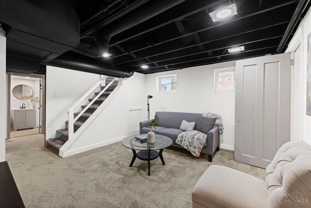 3625 Zinsle Avenue, Cincinnati, OH 45213