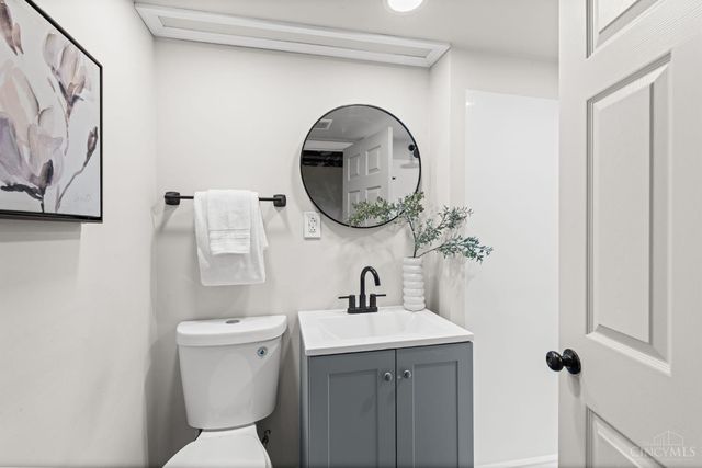 3625 Zinsle Avenue, Cincinnati, OH 45213