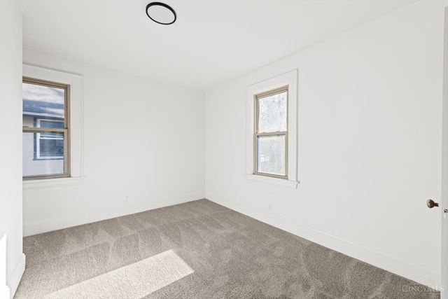 3625 Zinsle Avenue, Cincinnati, OH 45213