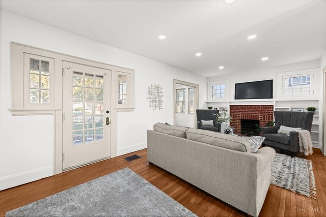 3625 Zinsle Avenue, Cincinnati, OH 45213