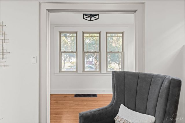 3625 Zinsle Avenue, Cincinnati, OH 45213