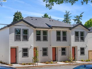 6677 N Fessenden St 15, Portland, OR 97203