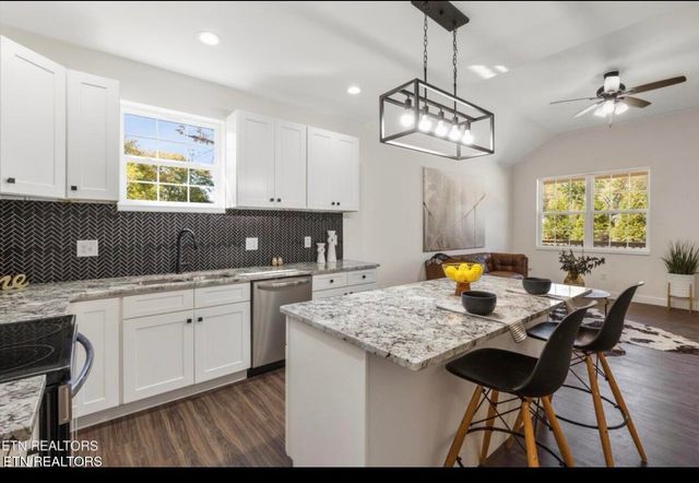 3944 Seahorn Ave, Knoxville, TN 37914