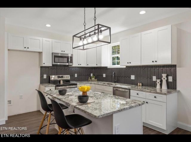 3944 Seahorn Ave, Knoxville, TN 37914