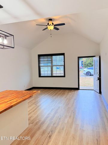 3944 Seahorn Ave, Knoxville, TN 37914