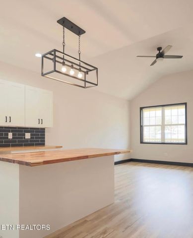 3944 Seahorn Ave, Knoxville, TN 37914