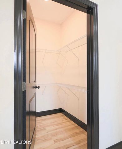 3944 Seahorn Ave, Knoxville, TN 37914