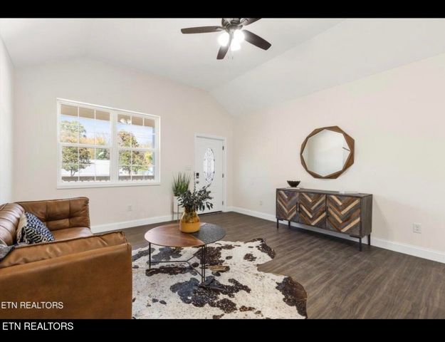 3944 Seahorn Ave, Knoxville, TN 37914