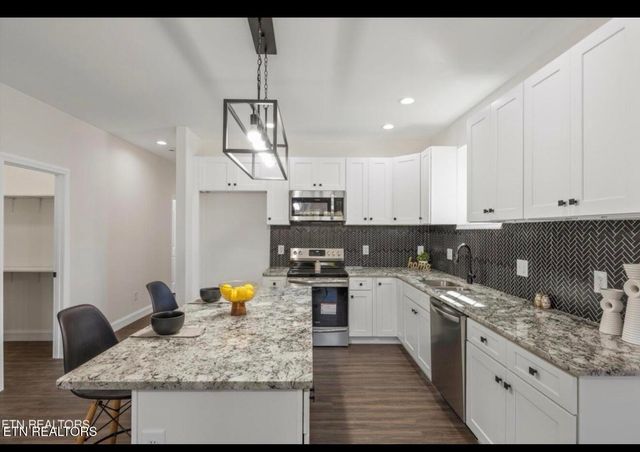 3944 Seahorn Ave, Knoxville, TN 37914