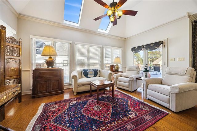 8876 DARBY DAN LN, Germantown, TN 38138