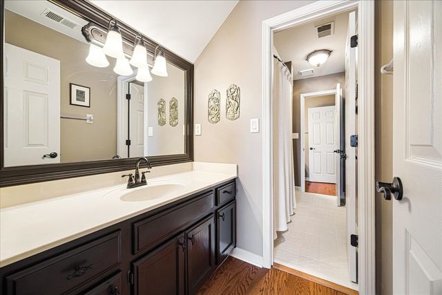 8876 DARBY DAN LN, Germantown, TN 38138