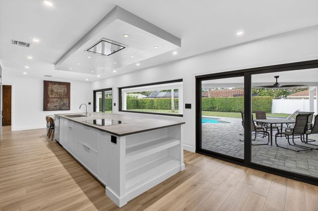 6899 Viento Way, Boca Raton, FL 33433