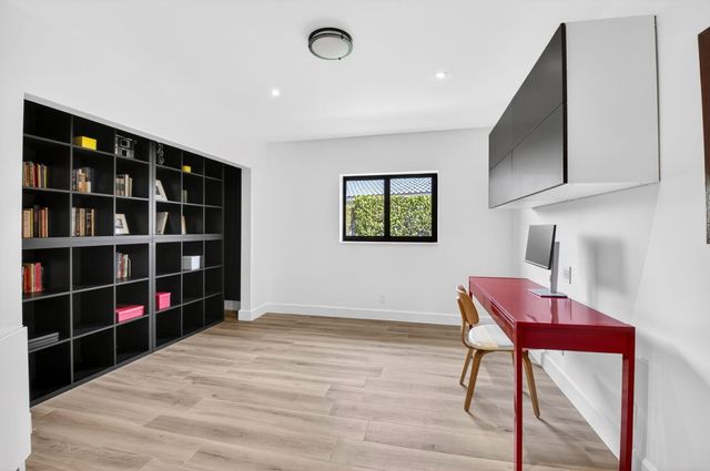 6899 Viento Way, Boca Raton, FL 33433