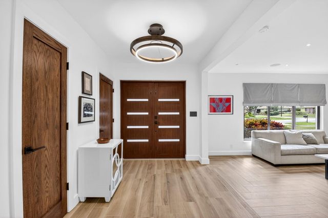 6899 Viento Way, Boca Raton, FL 33433