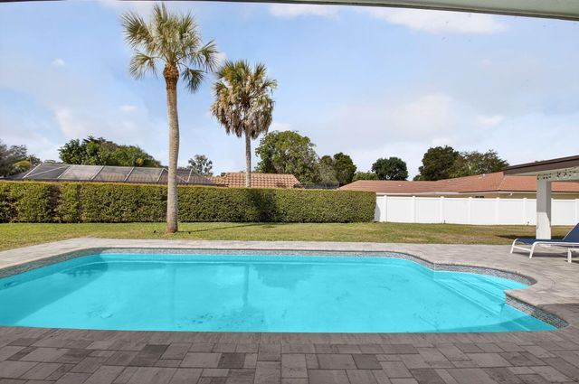 6899 Viento Way, Boca Raton, FL 33433