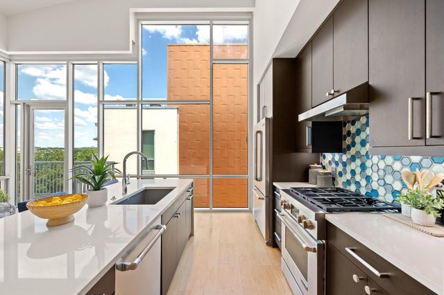 1600 Barton Springs RD 5601, Austin, TX 78704