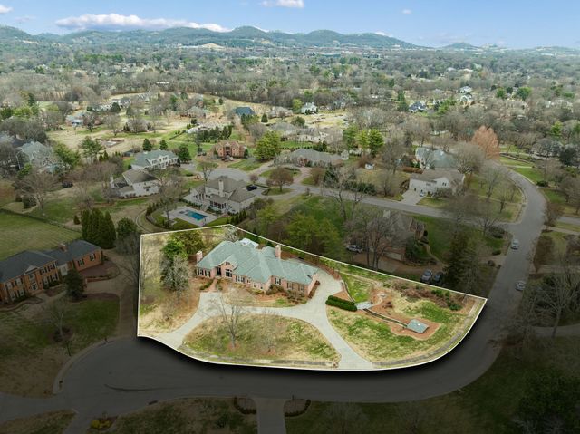 525 Dekemont Ln, Brentwood, TN 37027