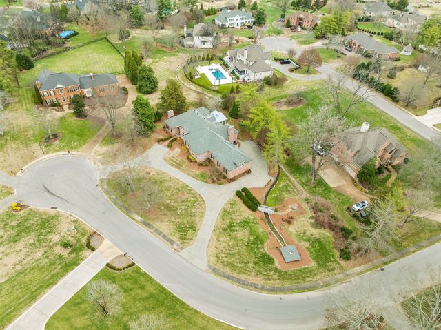 525 Dekemont Ln, Brentwood, TN 37027