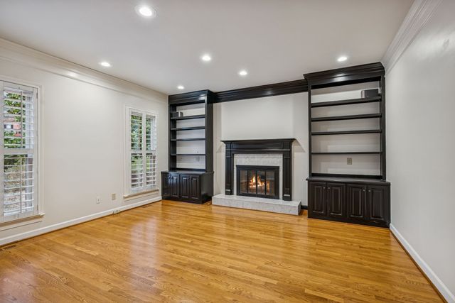 525 Dekemont Ln, Brentwood, TN 37027