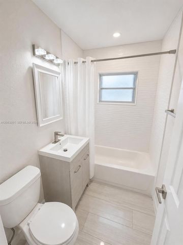 4730 NE 3rd Ave, Oakland Park, FL 33334