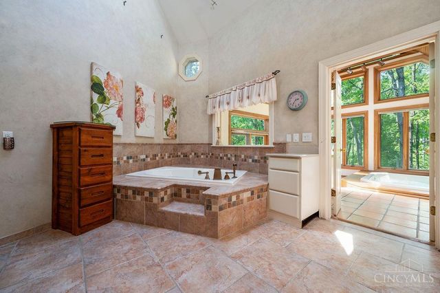 7883 Chestershire Drive, West Chester, OH 45241