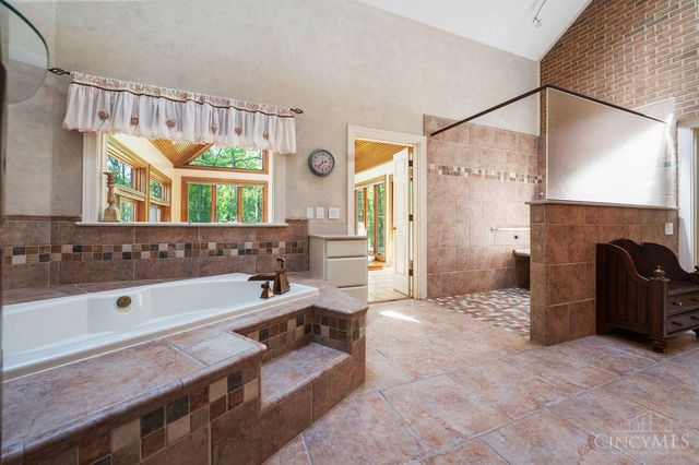 7883 Chestershire Drive, West Chester, OH 45241