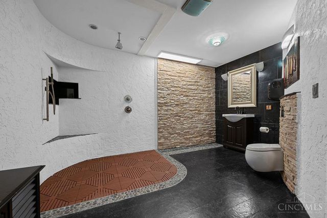 7883 Chestershire Drive, West Chester, OH 45241