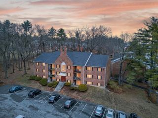 3 Louisburg Sq Apt 1, Nashua, NH 03060