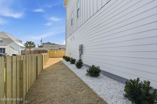 113 Ocean View Avenue, Kure Beach, NC 28449