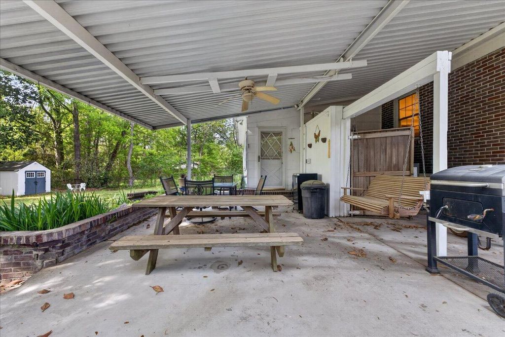 Image 26 of property listing at 1225 Hillside Drive, Hanahan, SC 29410