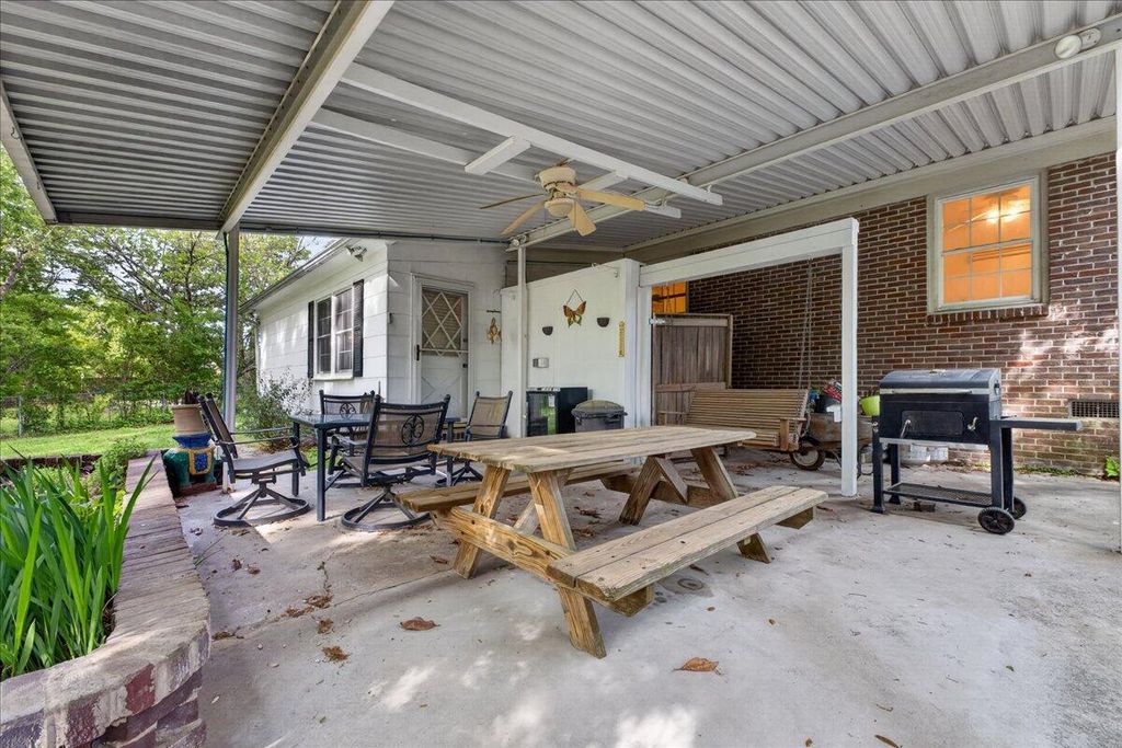 Image 27 of property listing at 1225 Hillside Drive, Hanahan, SC 29410