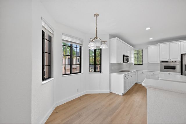 2678 Center Court Dr 2678, Weston, FL 33332