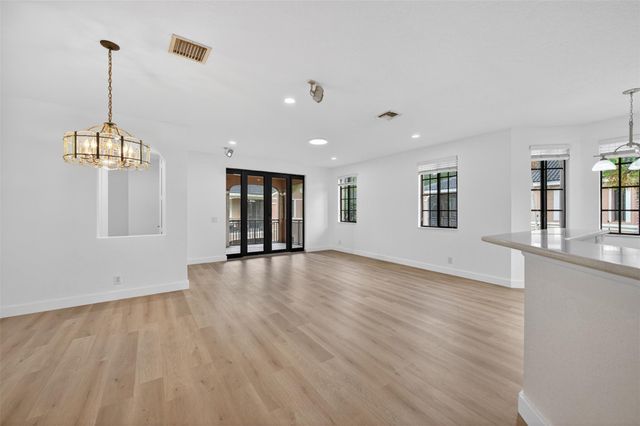 2678 Center Court Dr 2678, Weston, FL 33332