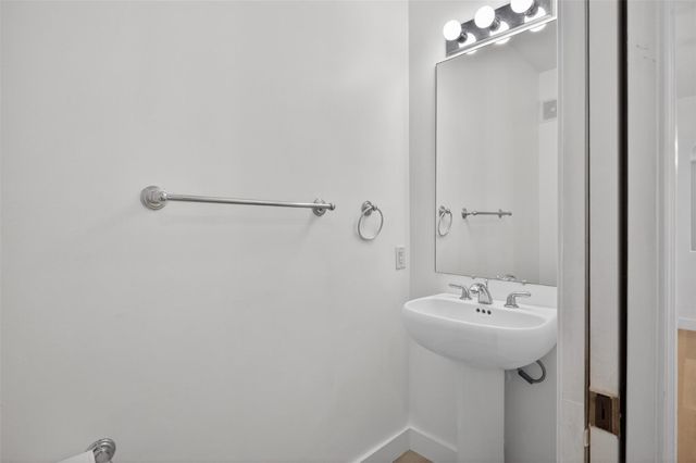 2678 Center Court Dr 2678, Weston, FL 33332