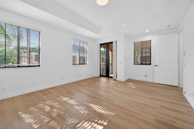 2678 Center Court Dr 2678, Weston, FL 33332