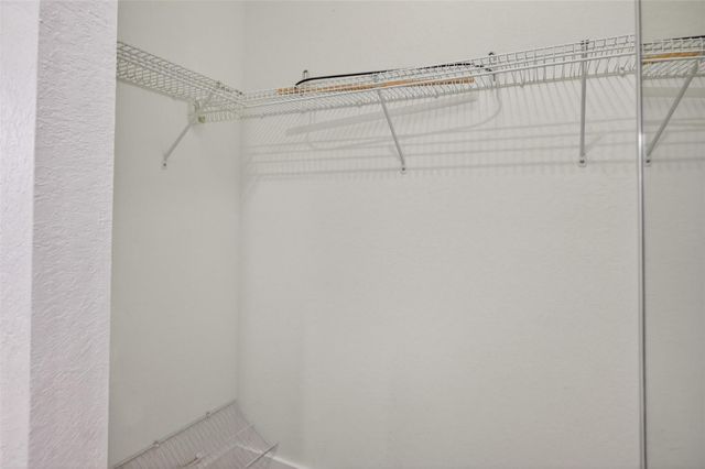 2678 Center Court Dr 2678, Weston, FL 33332