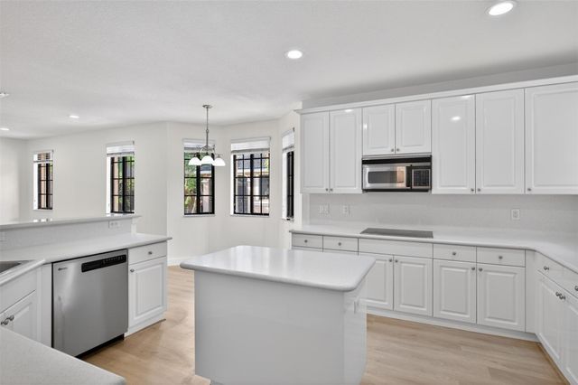 2678 Center Court Dr 2678, Weston, FL 33332