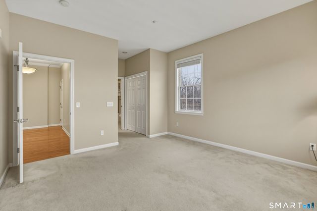 1 King Philip Drive 301, West Hartford, CT 06117