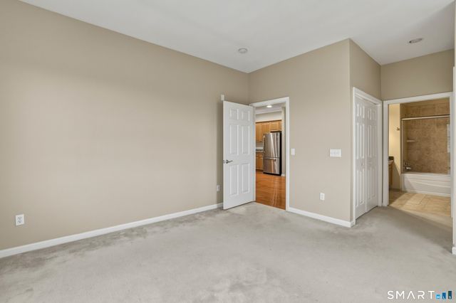 1 King Philip Drive 301, West Hartford, CT 06117