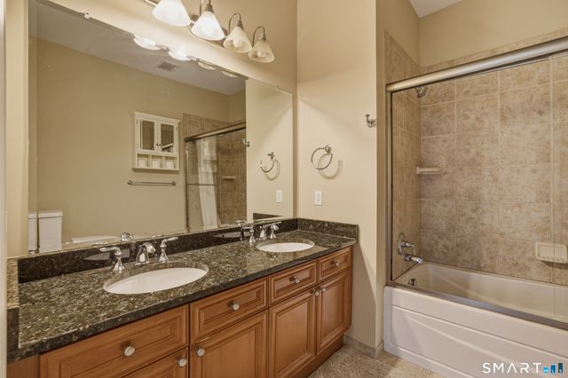 1 King Philip Drive 301, West Hartford, CT 06117