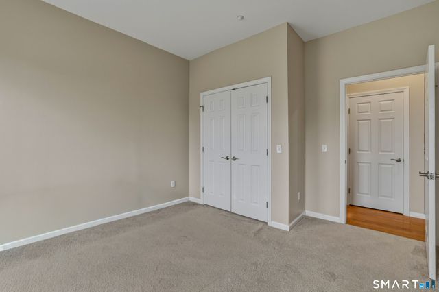 1 King Philip Drive 301, West Hartford, CT 06117