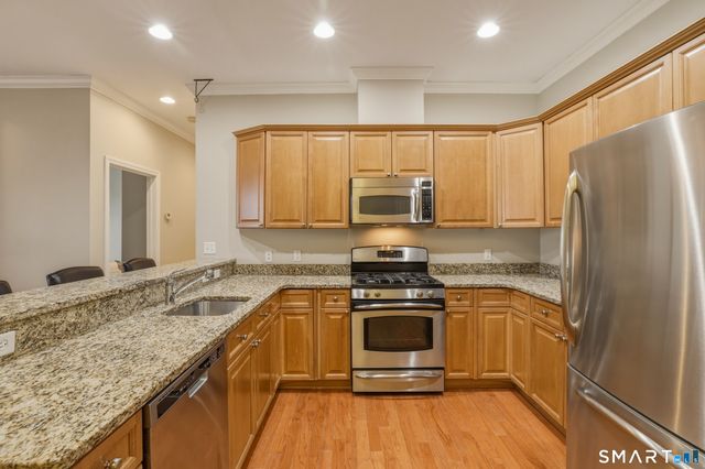 1 King Philip Drive 301, West Hartford, CT 06117